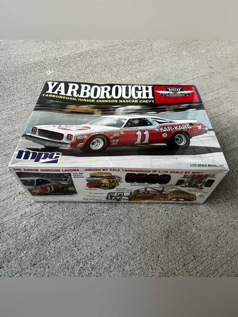 NWT NASCAR Yarborough Chevy Junior Johnson 1/25 Scale Model Kit